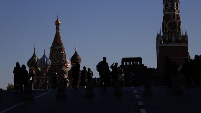 Московский Кремль и Красная площадь. Архивное фото Московский Кремль и Красная площадь. Архивное фото