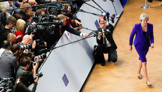 Премьер Британии Тереза Мэй на саммите ЕС в Брюсселе Премьер Британии Тереза Мэй на саммите ЕС в Брюсселе