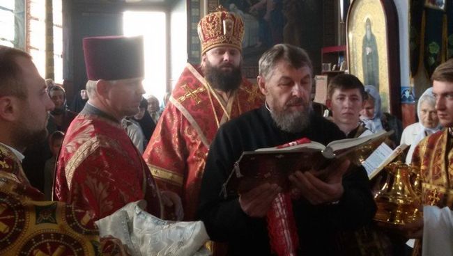 Таинство возведения в сан диакона Николая Овсянникова в Свято-Троицком Дерманском женском монастыре в Ровенской области Таинство возведения в сан диакона Николая Овсянникова в Свято-Троицком Дерманском женском монастыре в Ровенской области