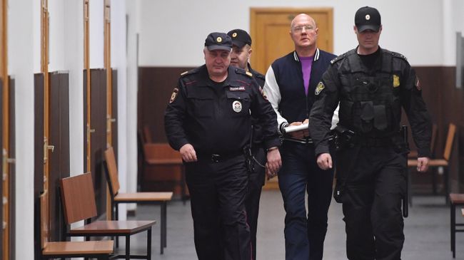 Бывший вице-премьер Крыма Виталий Нахлупин в Басманном суде Москвы. Архивное фото