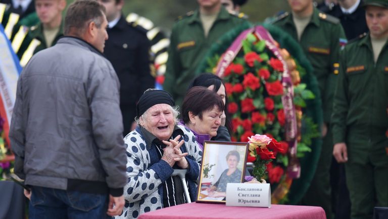 Церемония прощания с погибшими при нападении на Керченский политехнический колледж Церемония прощания с погибшими при нападении на Керченский политехнический колледж