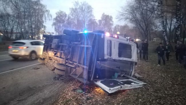 На месте ДТП с участием автобуса и микроавтобуса на трассе А-108 в Дмитровском районе Подмосковья На месте ДТП с участием автобуса и микроавтобуса на трассе А-108 в Дмитровском районе Подмосковья