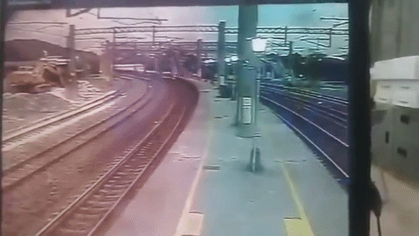 Крушение поезда на Тайване Крушение поезда на Тайване