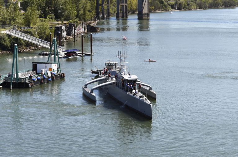 Беспилотный корабль-разведчик Sea Hunter