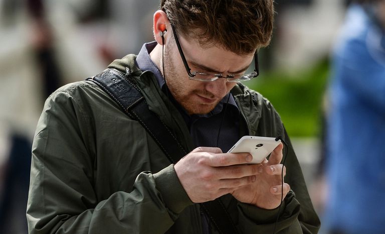 Нужно стараться сохранять баланс между потреблением информации и совершением тех действий, для которых вы ее собирали