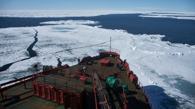 Атомный ледокол Ямал в Карском море Атомный ледокол Ямал в Карском море