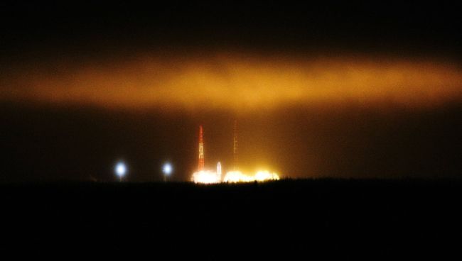 Запуск ракеты со спутником военного назначения Запуск ракеты со спутником военного назначения