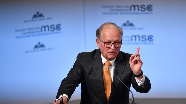 Председатель ежегодной Мюнхенской международной конференции по безопасности Вольфганг Ишингер на 53-й МКБ. 2017 Председатель ежегодной Мюнхенской международной конференции по безопасности Вольфганг Ишингер на 53-й МКБ. 2017
