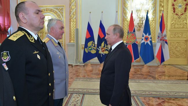 Президент РФ Владимир Путин во время встречи с высшими офицерами и прокурорами по случаю их назначения на вышестоящие должности. 25 октября 2018