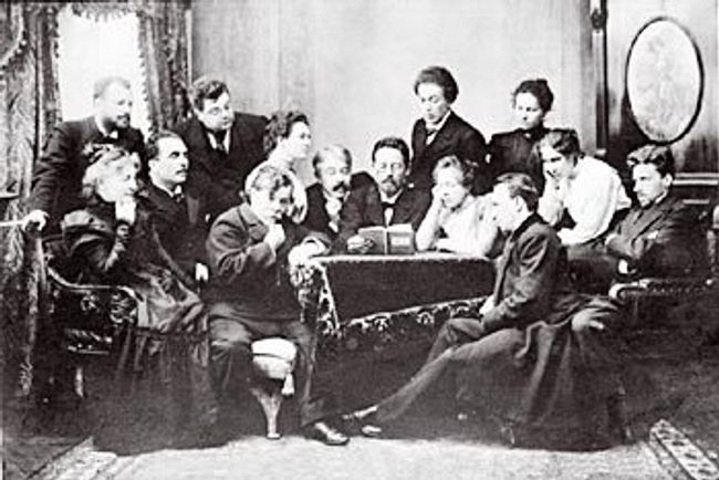 Антон Павлович Чехов читает «Чайку» артистам театра. 1899 год