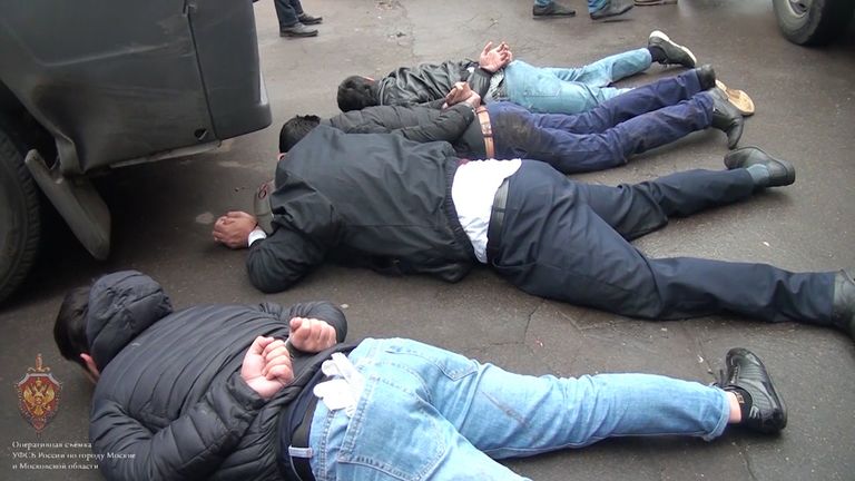 Кадры задержания членов ИГ*, которые планировали теракты в Москве Кадры задержания членов ИГ*, которые планировали теракты в Москве