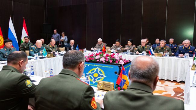 Начальник Генерального штаба Вооруженных сил РФ Валерий Герасимов на заседании Военного комитета Организации Договора о коллективной безопасности в Алма-Ате. 26 октября 2018 Начальник Генерального штаба Вооруженных сил РФ Валерий Герасимов на заседании Военного комитета Организации Договора о коллективной безопасности в Алма-Ате. 26 октября 2018