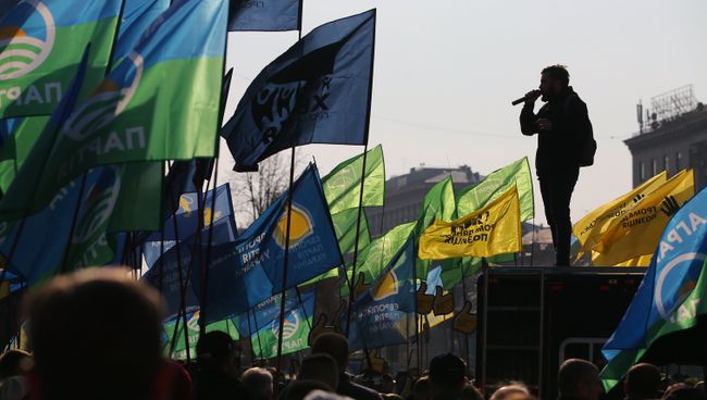 Участники акции с требованием реформировать избирательную систему Украины в Киеве. 28 октября 2018