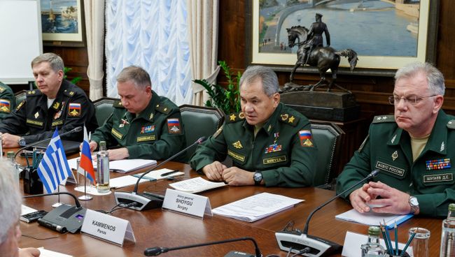 Министр обороны РФ Сергей Шойгу на встрече с министром обороны Греции Паносом Камменосом. 29 октября 2018 Министр обороны РФ Сергей Шойгу на встрече с министром обороны Греции Паносом Камменосом. 29 октября 2018