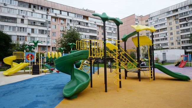 Детская игровая площадка по улице Салтыковская, дом 7, корпус 1 и 2 района Новокосино в Москве. Детская игровая площадка по улице Салтыковская, дом 7, корпус 1 и 2 района Новокосино в Москве.