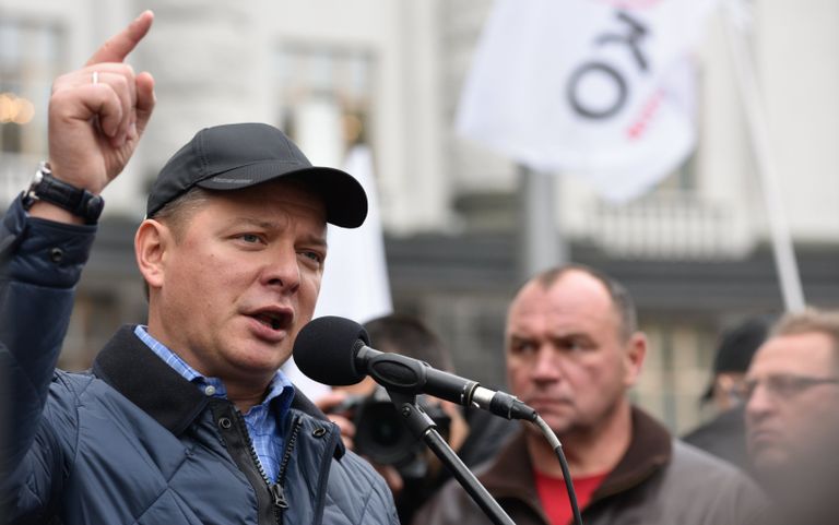 Лидер Радикальной партии Олег Ляшко выступает на акции против повышения тарифов на газ в Киеве. 31 октября 2018