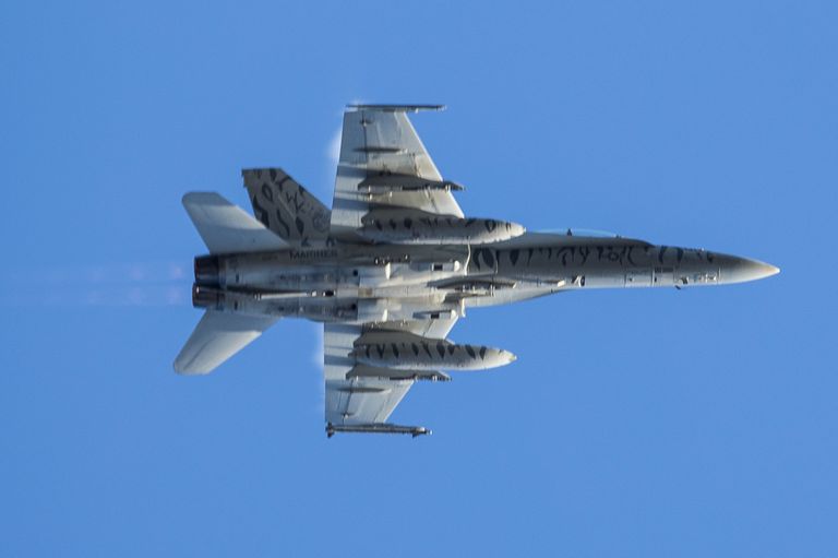 Американский истребитель F-18 во время совместных учений войск НАТО Trident Juncture 2018 (Единый трезубец) в Норвегии