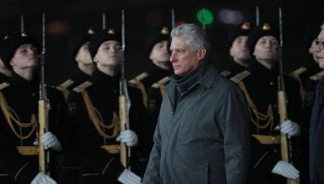 Председатель Госсовета Кубы Мигель Диас-Канель Бермудес в аэропорту Внуково-2. 1 ноября 2018 Председатель Госсовета Кубы Мигель Диас-Канель Бермудес в аэропорту Внуково-2. 1 ноября 2018