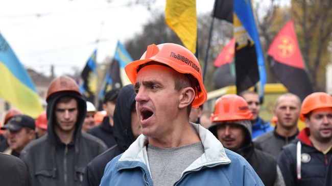 Участники акции протеста шахтеров Участники акции протеста шахтеров