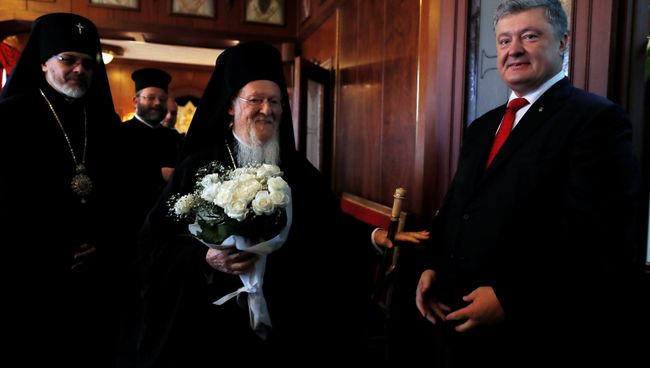 Президент Украины Петр Порошенко и Константинопольский патриарх Варфоломей во время встречи в Стамбуле, Турция. 3 ноября 2018 Президент Украины Петр Порошенко и Константинопольский патриарх Варфоломей во время встречи в Стамбуле, Турция. 3 ноября 2018