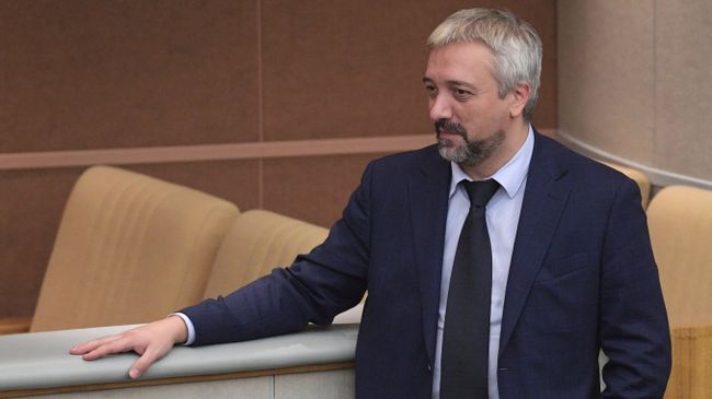Депутат Государственной Думы РФ Евгений Примаков на пленарном заседании Государственной Думы РФ Депутат Государственной Думы РФ Евгений Примаков на пленарном заседании Государственной Думы РФ
