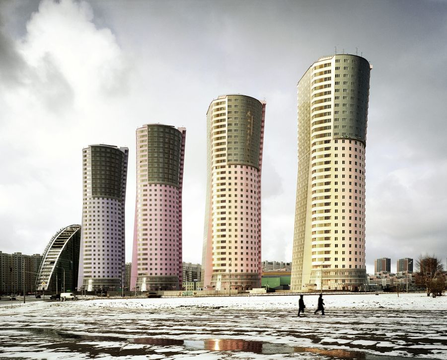 Работа немецкого фотографа Фрэнка Херфорта «Башни «Гранд Парка», Москва»