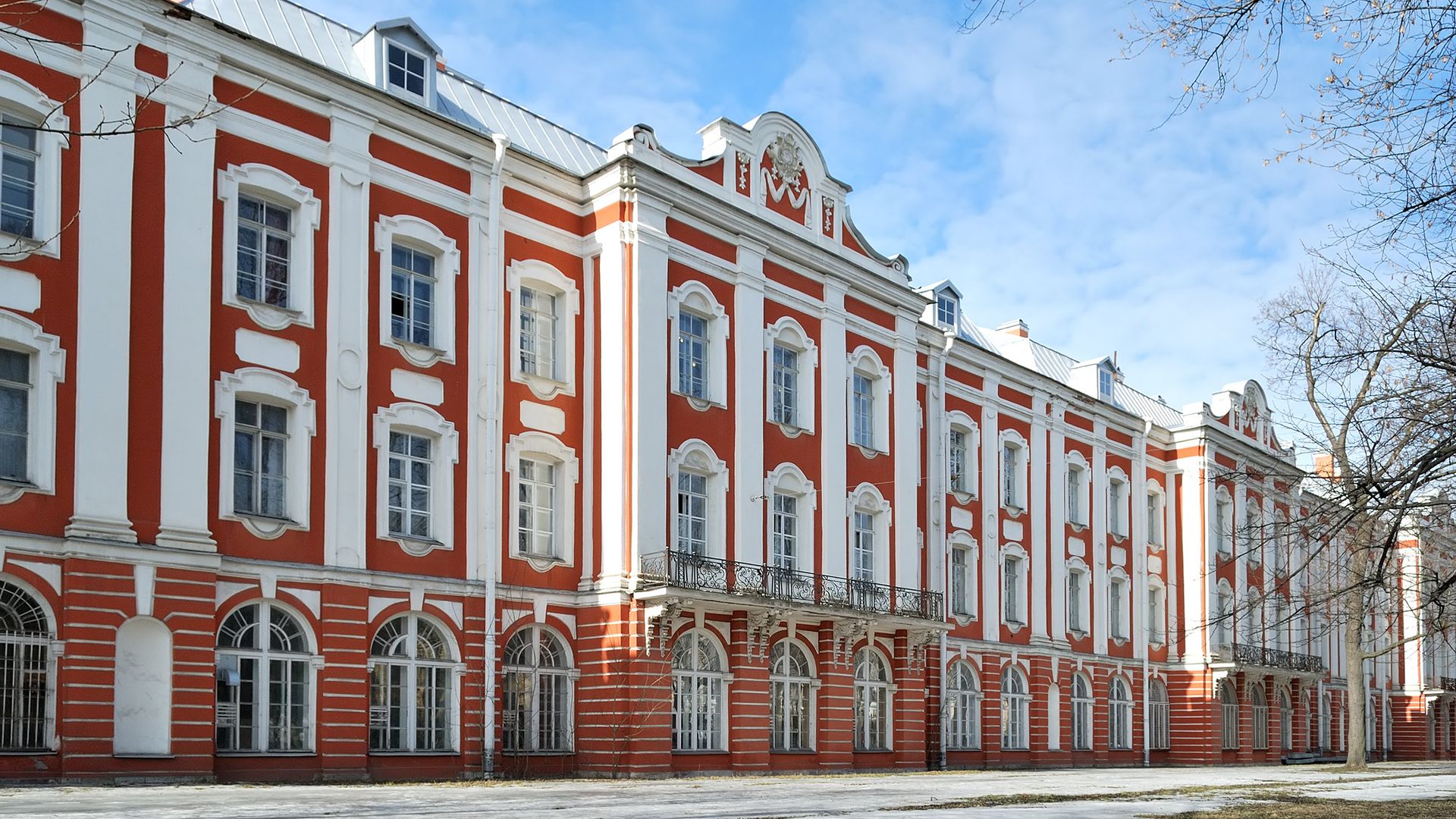 Здание Санкт-Петербургского государственного университета Здание Санкт-Петербургского государственного университета - РИА Новости, 1920, 11.04.2022