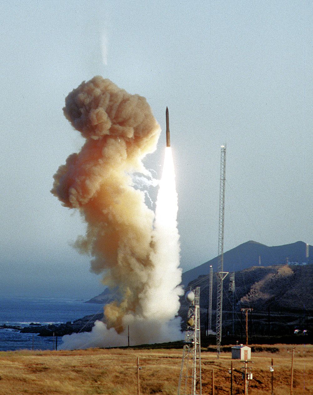 Запуск американской баллистической межконтинентальной ракеты Minuteman III Запуск американской баллистической межконтинентальной ракеты Minuteman III - РИА Новости, 1920, 22.02.2024