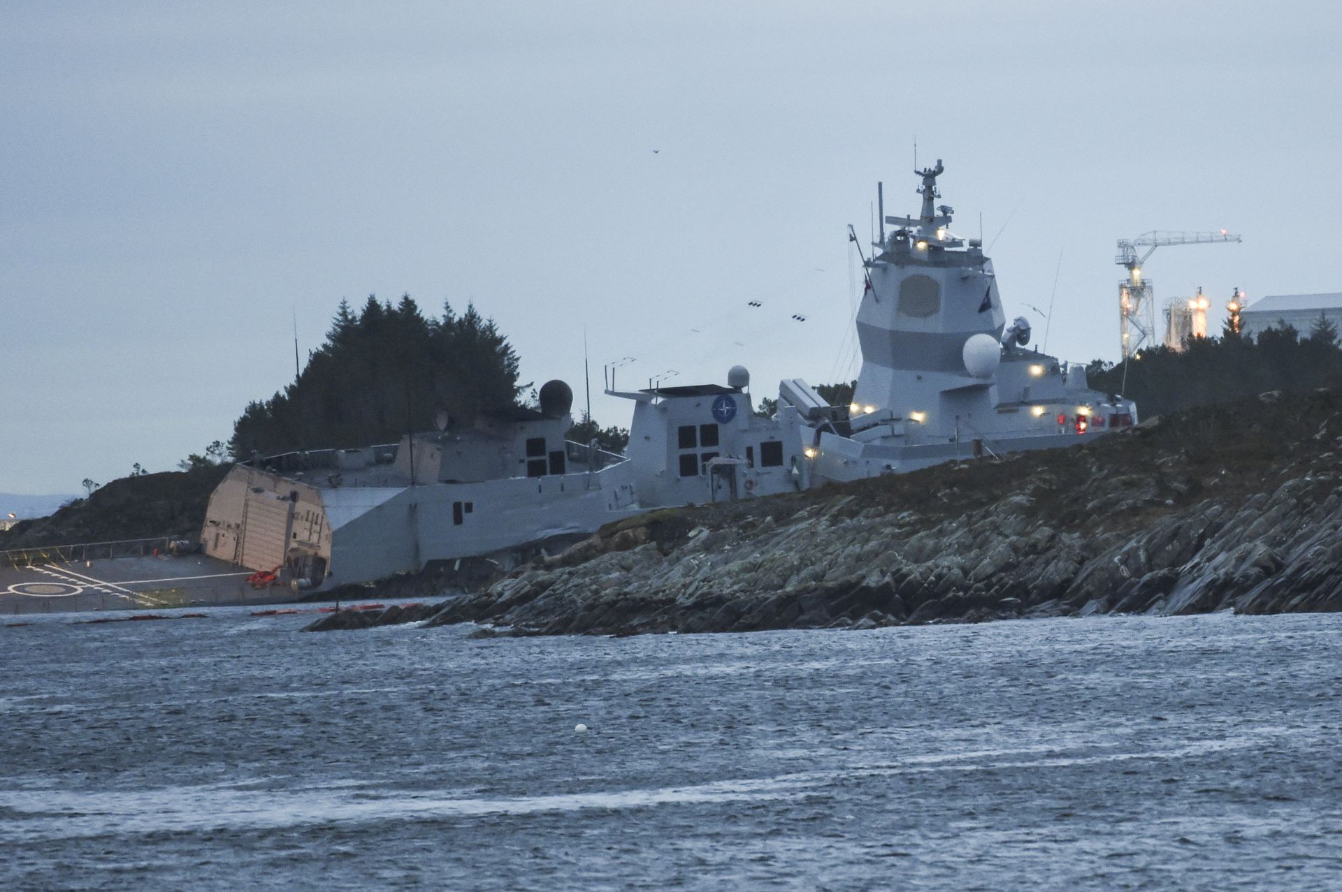 Столкновение норвежского фрегата KNM Helge Ingstad с танкером Sola TS. 8 ноября 2018 Столкновение норвежского фрегата KNM Helge Ingstad с танкером Sola TS. 8 ноября 2018 - РИА Новости, 1920, 11.12.2020