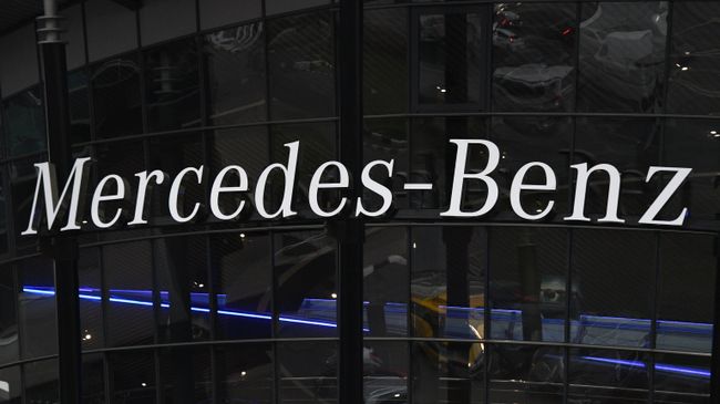 Автосалон по продаже автомобилей марки Mercedes-Benz Автосалон по продаже автомобилей марки Mercedes-Benz