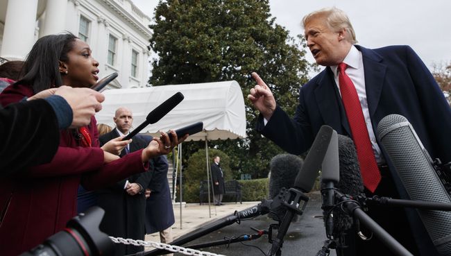 Президент США Дональд Трамп беседует с журналистами. Архивное фото Президент США Дональд Трамп беседует с журналистами. Архивное фото