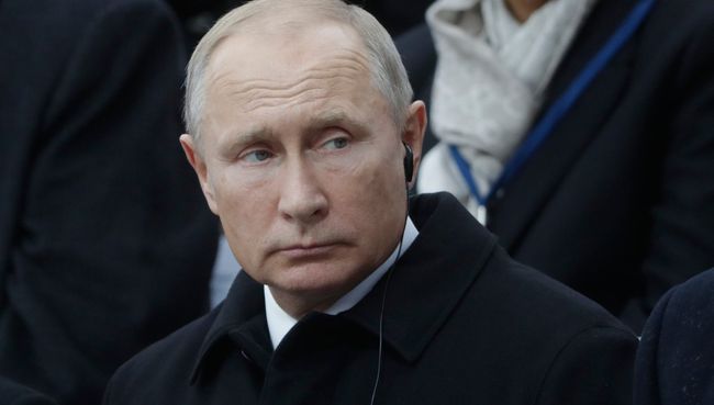Президент РФ Владимир Путин на мемориальной церемонии у Триумфальной арки в Париже по случаю 100-летия окончания Первой мировой войны. 11 ноября 2018 Президент РФ Владимир Путин на мемориальной церемонии у Триумфальной арки в Париже по случаю 100-летия окончания Первой мировой войны. 11 ноября 2018