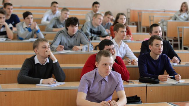 Студенты на занятиях