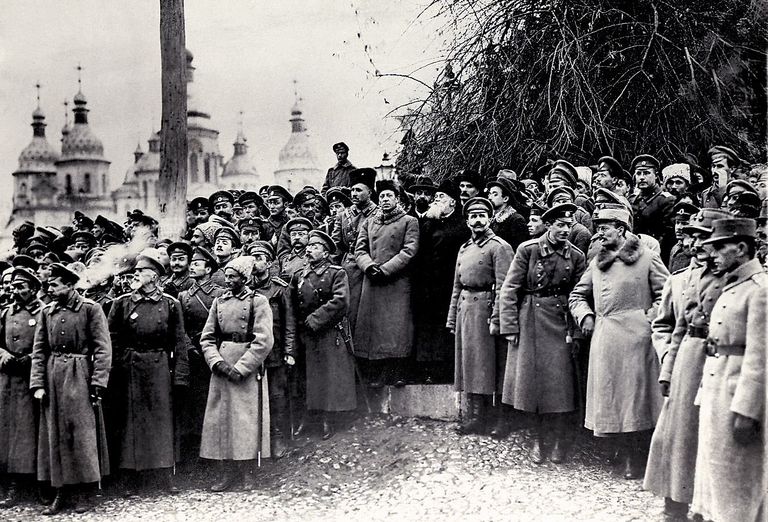 Симон Петлюра во время провозглашения УНР в Киеве. 1917 год Симон Петлюра во время провозглашения УНР в Киеве. 1917 год