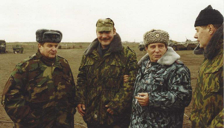 Второй справа экс-начальник Главного управления по борьбе с организованной преступностью МВД РСФСР Александр Гуров Второй справа экс-начальник Главного управления по борьбе с организованной преступностью МВД РСФСР Александр Гуров