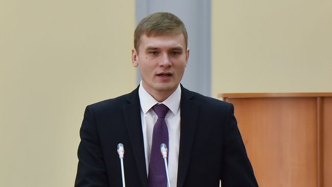 Избранный глава Республики Хакасия Валентин Коновалов на церемонии вступления в должность. 15 ноября 2018 Избранный глава Республики Хакасия Валентин Коновалов на церемонии вступления в должность. 15 ноября 2018