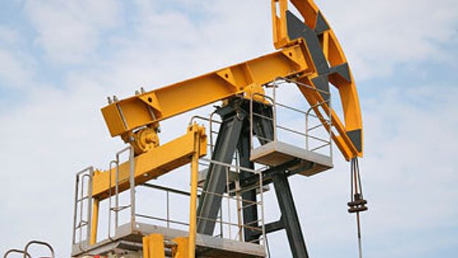 Штанговый насос на нефтяной скважине Штанговый насос на нефтяной скважине