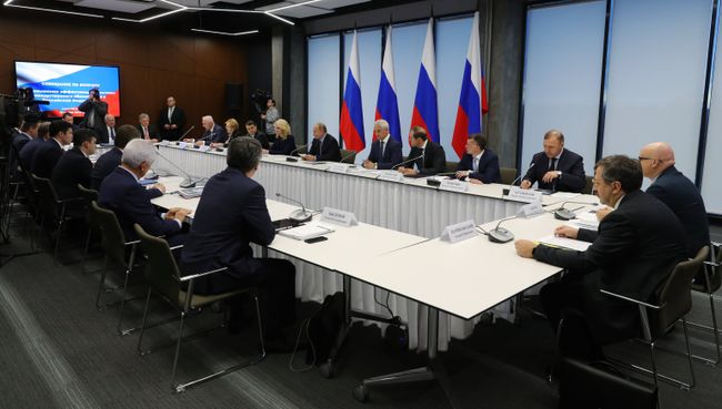 Президент РФ Владимир Путин проводит совещание в Санкт-Петербурге. 16 ноября 2018 Президент РФ Владимир Путин проводит совещание в Санкт-Петербурге. 16 ноября 2018