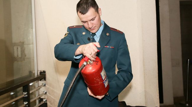 Инспектор пожарного надзора Москвы Азат Абулев провел профилактический рейд в Московском Зоопарке
