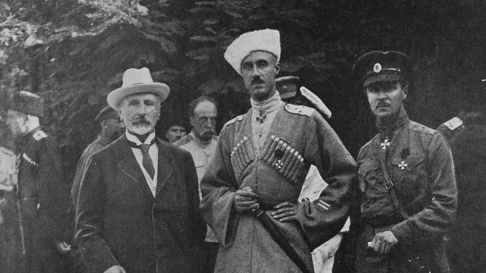 Глава Правительства Юга России А. В. Кривошеин, Главнокомандующий П. Н. Врангель, начальник его штаба П. Н. Шатилов. Крым. Севастополь. 1920 год Глава Правительства Юга России А. В. Кривошеин, Главнокомандующий П. Н. Врангель, начальник его штаба П. Н. Шатилов. Крым. Севастополь. 1920 год - РИА Новости, 1920, 15.11.2020