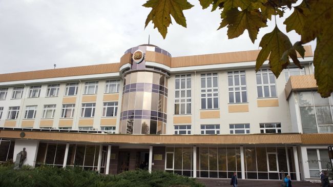 Здание главного корпуса Таврической академии Крымского федерального университета имени В. И. Вернадского в Симферополе Здание главного корпуса Таврической академии Крымского федерального университета имени В. И. Вернадского в Симферополе