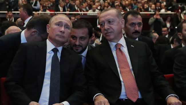 Президент России Владимир Путин и президент Турции Реджеп Тайип Эрдоган на церемонии завершения строительства морского участка газопровода Турецкий поток. 19 ноября 2018 Президент России Владимир Путин и президент Турции Реджеп Тайип Эрдоган на церемонии завершения строительства морского участка газопровода Турецкий поток. 19 ноября 2018