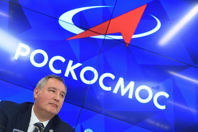 Генеральный директор госкорпорации Роскосмос Дмитрий Рогозин во время пресс-конференции, приуроченной к 20-летию создания МКС, в ММПЦ МИА Россия сегодня в Москве. 19 ноября 2018