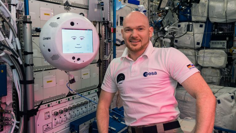 Астронавт ESA Александр Герст с роботом CIMON Астронавт ESA Александр Герст с роботом CIMON