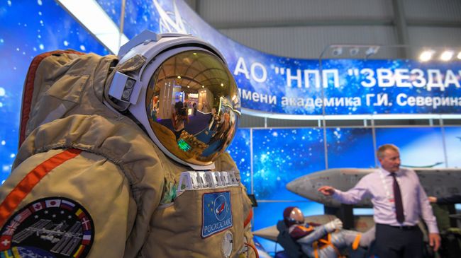 Скафандр для работы в открытом космосе Орлан-МКС. Архивное фото