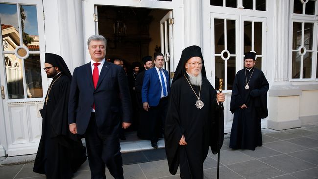 Президент Украины Петр Порошенко и Вселенский патриарх Варфоломей в Стамбуле Президент Украины Петр Порошенко и Вселенский патриарх Варфоломей в Стамбуле