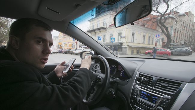 Депутат Саратовской областной думы от КПРФ Николай Бондаренко за рулем