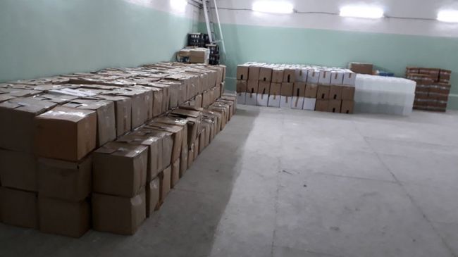 Пятьдесят три тонны этилового спирта изъяли полицейские в Крыму у членов организованной группы. 23 ноября 2018 Пятьдесят три тонны этилового спирта изъяли полицейские в Крыму у членов организованной группы. 23 ноября 2018