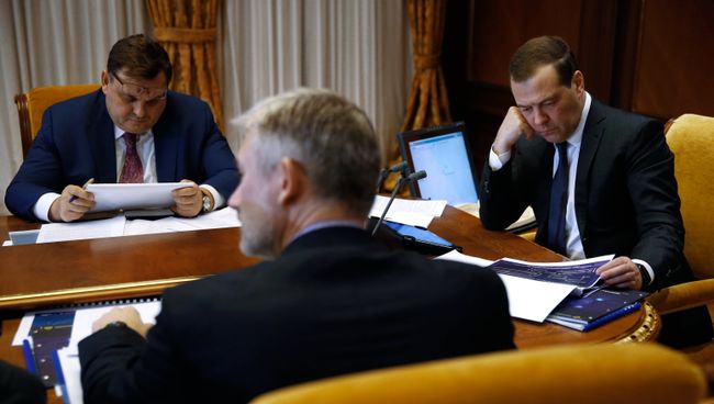Председатель правительства РФ Дмитрий Медведев проводит совещание о цифровой трансформации транспортного комплекса. 23 ноября 2018 Председатель правительства РФ Дмитрий Медведев проводит совещание о цифровой трансформации транспортного комплекса. 23 ноября 2018