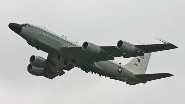 Американский реактивный многофункциональный военно-транспортный самолет Boeing RC-135V. Архивное фото Американский реактивный многофункциональный военно-транспортный самолет Boeing RC-135V. Архивное фото
